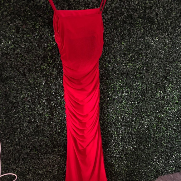 Superdown Celeste Maxi Dress Red Small - Picture 3 of 3